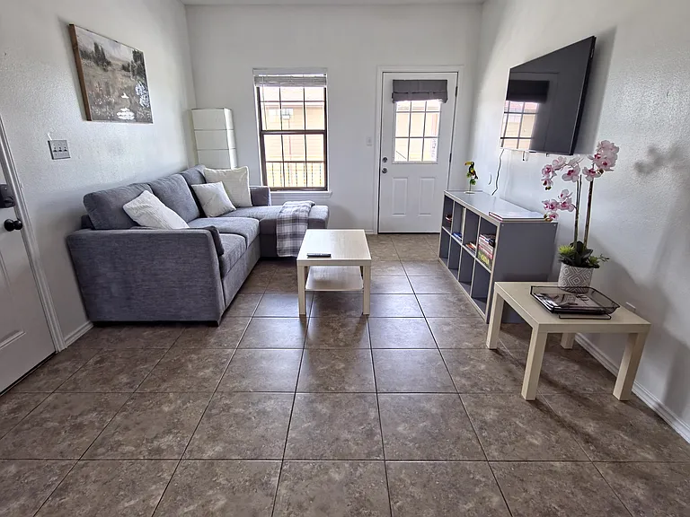 912 Wildrose Ln #C7 — Photo 1