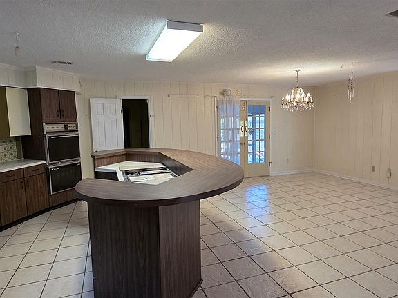 3rd image of 8246 Chellie Rd