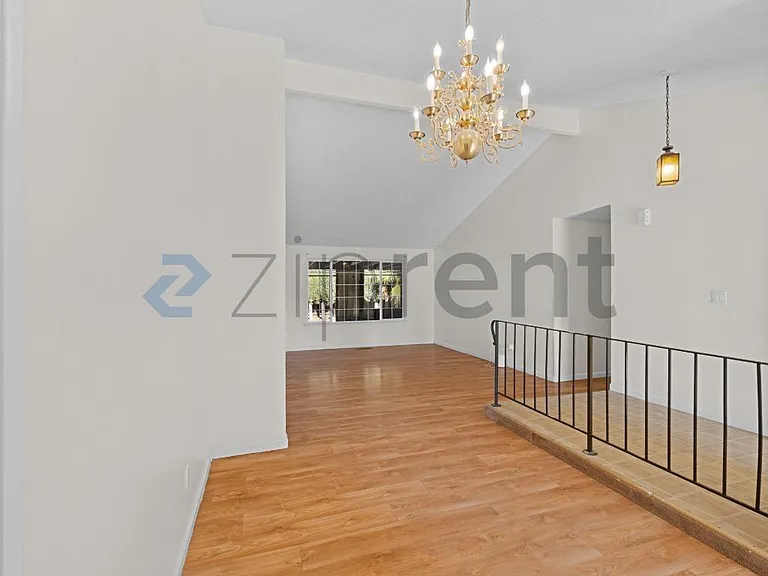 1471 Valenzuela Ct — Photo 10
