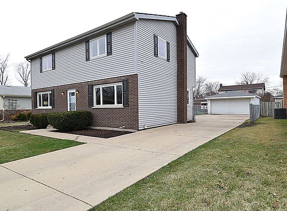 2nd image of 539 N Vista Ave