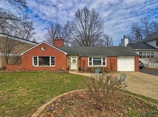 300 Fairbank Rd, Riverside, IL 60546