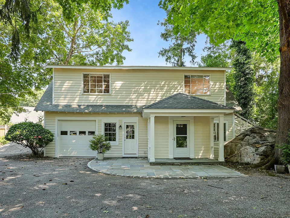 14 Grove Ln