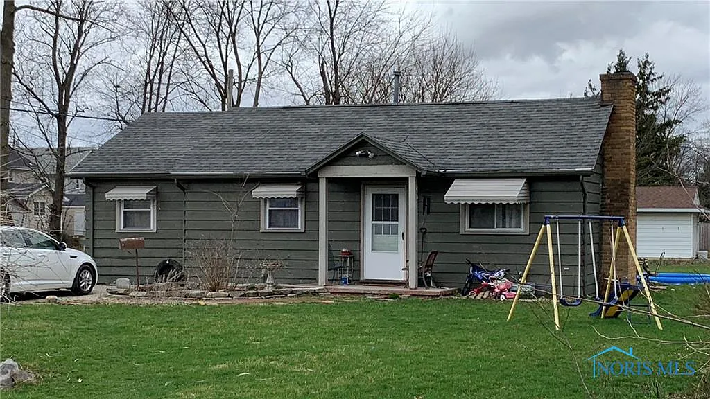 846 Hurd Ave photo 1