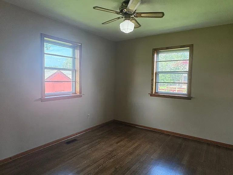 713 Willow Dr — Photo 11