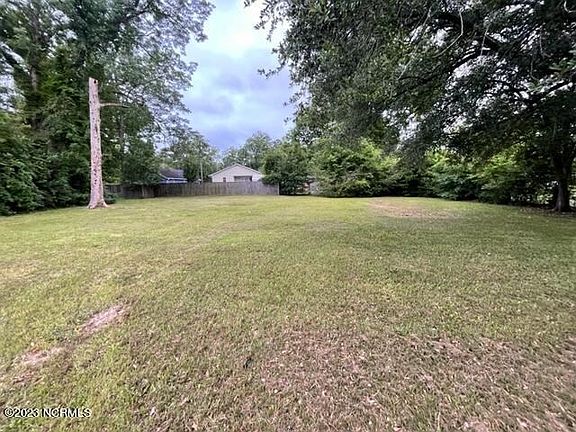 4th image of 211 Clay St