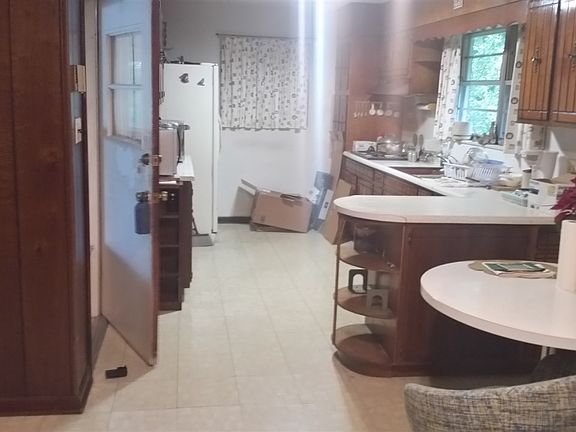4th image of 279 Fuller Estates Cir