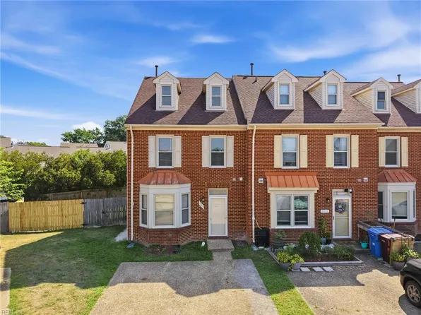 1213 Killington Sq, Chesapeake, VA 23320