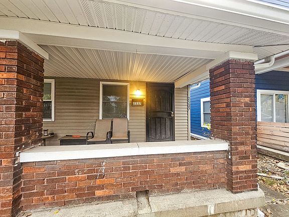 2nd image of 2537-2539 E 16th St #1B-1BA-676SQFT