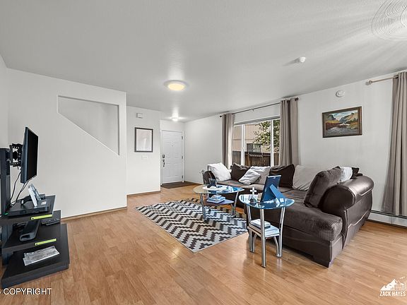 2nd image of 1020 Bentree Cir