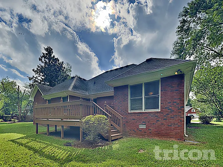 1943 Turfland Dr — Photo 20