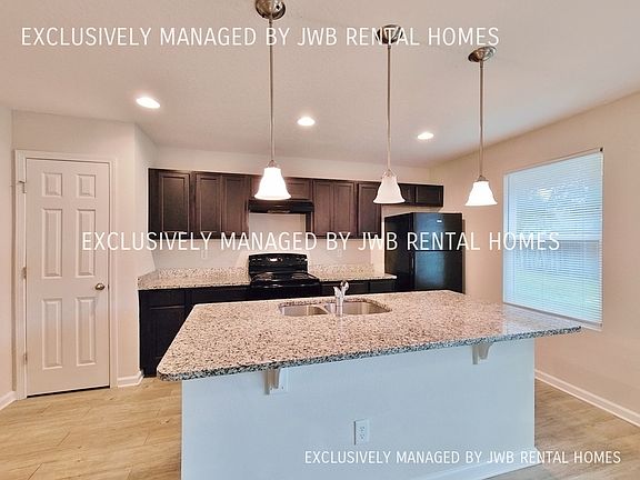 3rd image of 8113 Hastings St