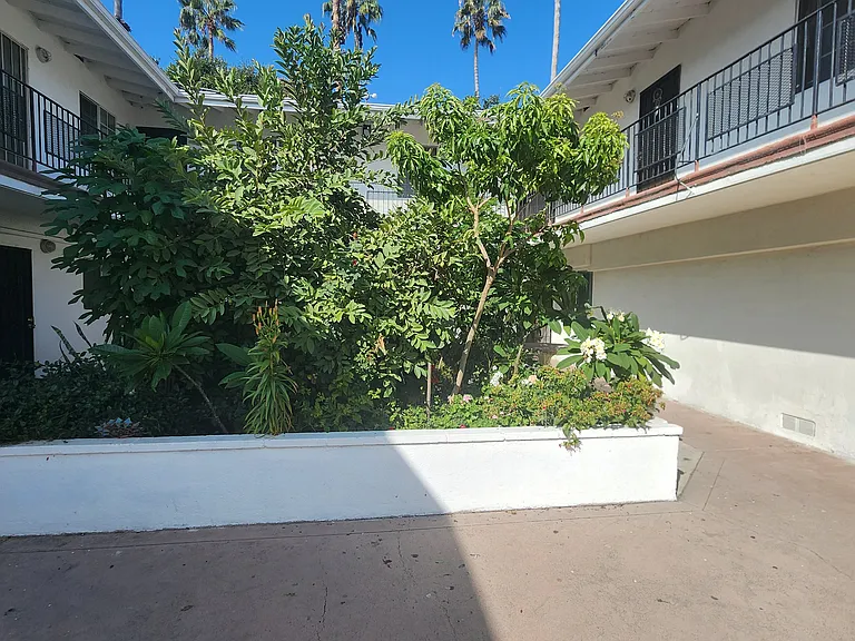 143 W Guinida Ln #9 — Photo 13