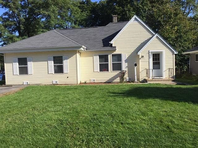 1st image of 208 E Washington St