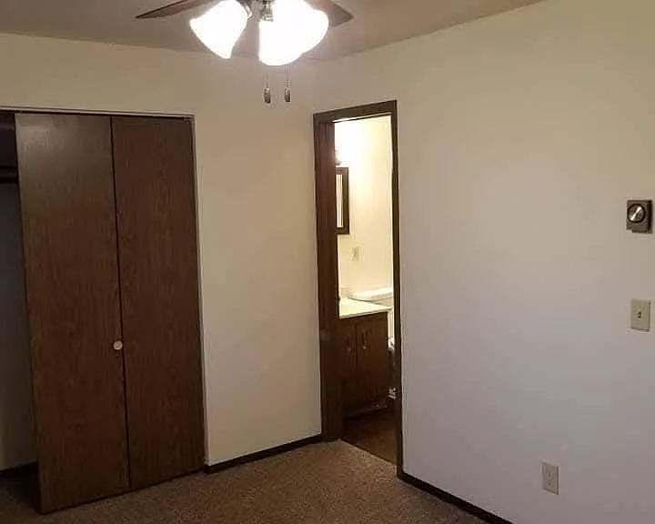 401 Center St #11 — Photo 2