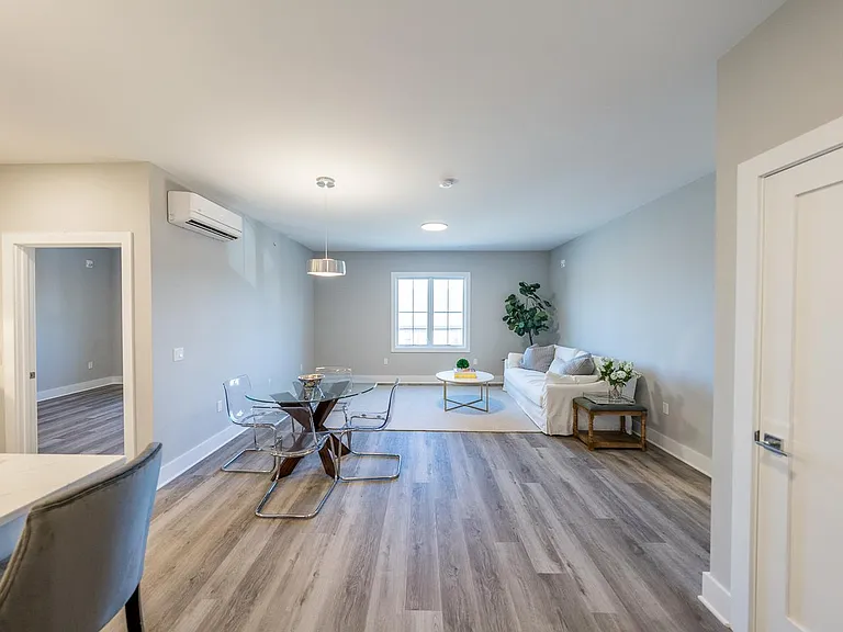 783 Kings Hwy E — Photo 15