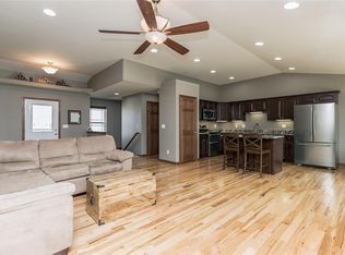 1717 Para Dr, Marion, IA 52302