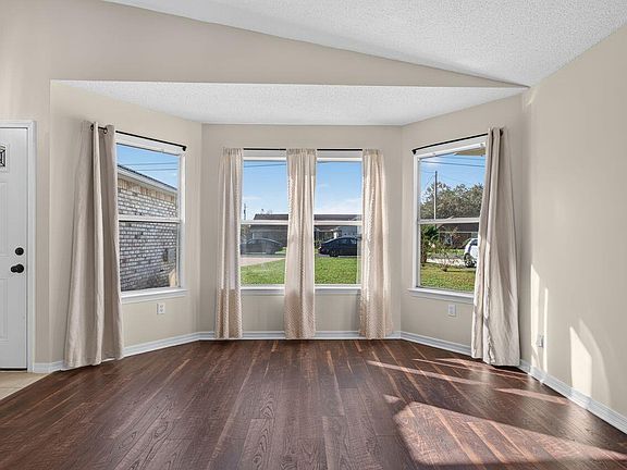 2nd image of 1269 Jefferyscot Dr
