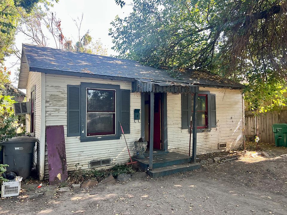 1st image of 209 Hilborn St