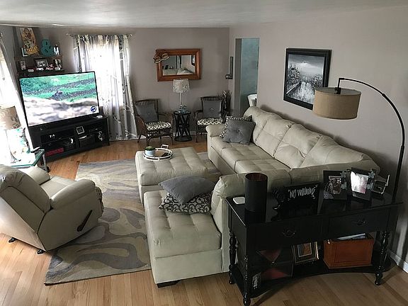 2nd image of 114 Lueck Ln