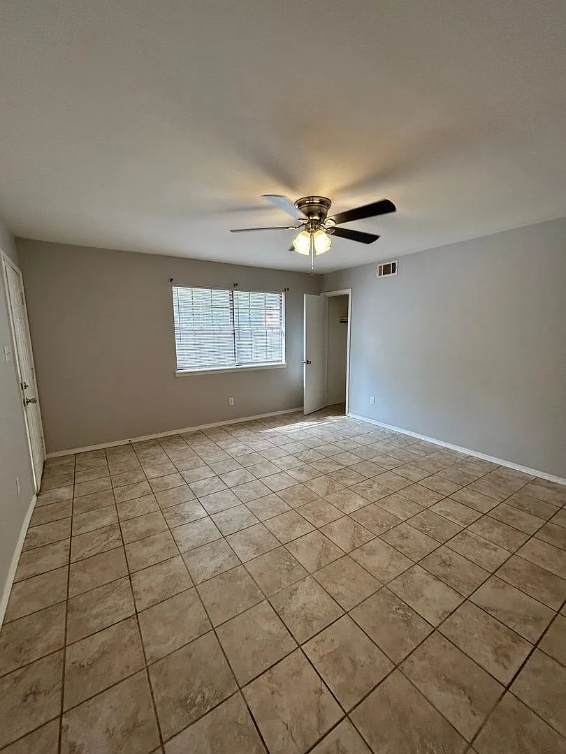 502 - 506 West 4th Pl — Photo 3