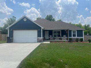 814 Shaffer St, Marshfield, MO 65706