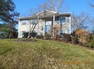 13318 Haddock Rd, Woodbridge, VA 22193
