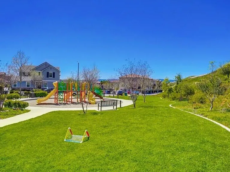 22057 Barrington Way — Photo 53