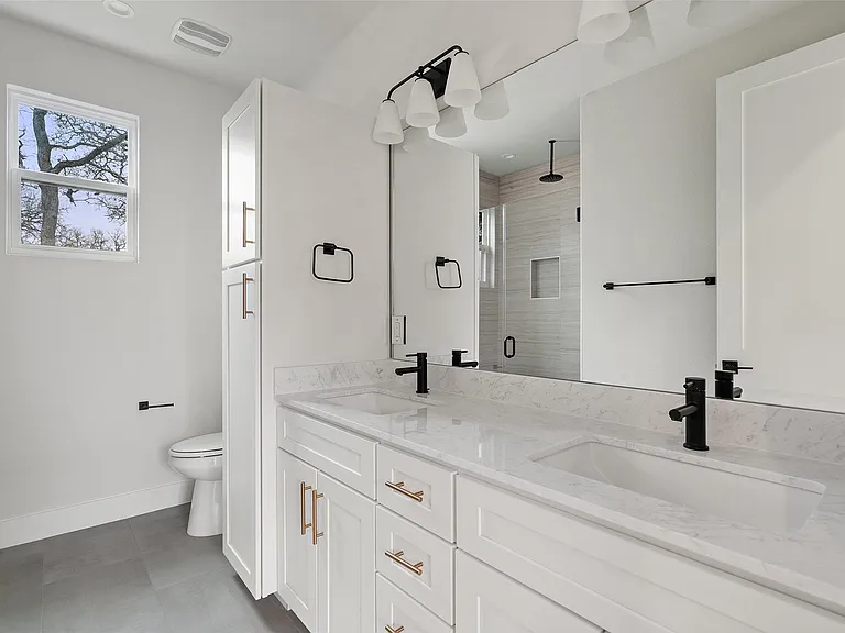 2713 Bristol Dr #2 — Photo 7
