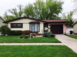 5003 52nd Ave, Moline, IL 61265