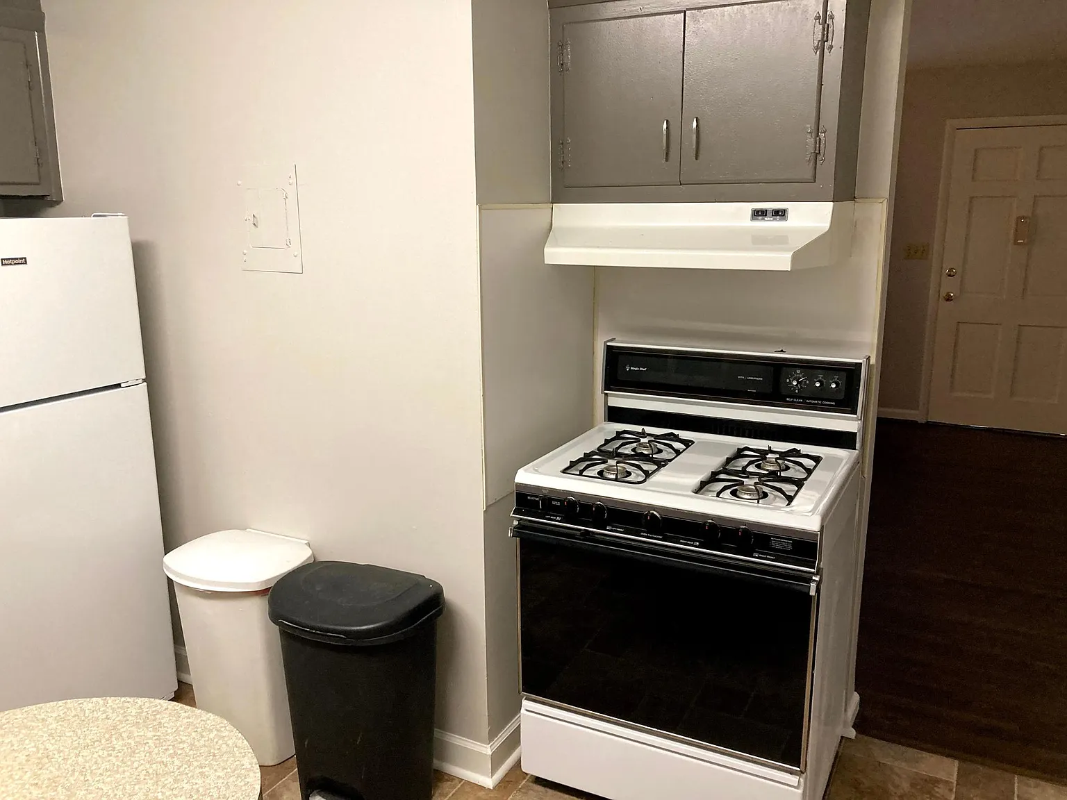 2 bed, 735 sqft, $1,350 — Photo 4