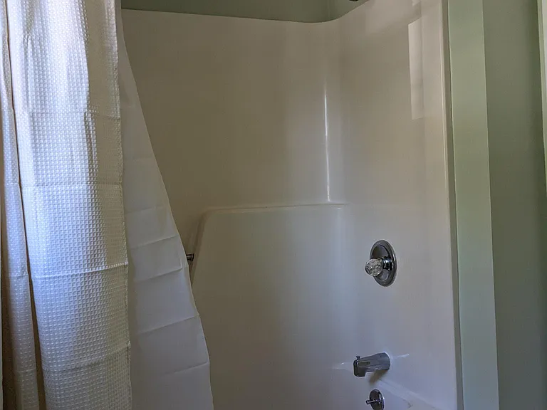 8 Maple Ave #D — Photo 3