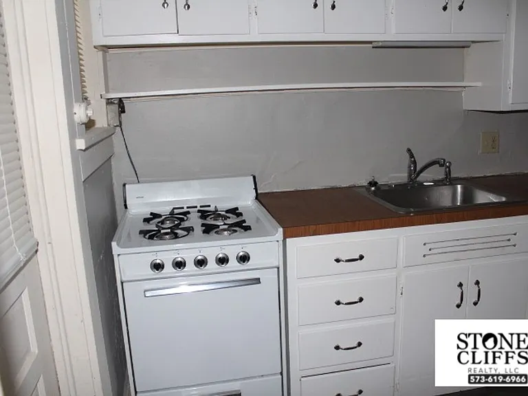 1607 W Main St — Photo 13