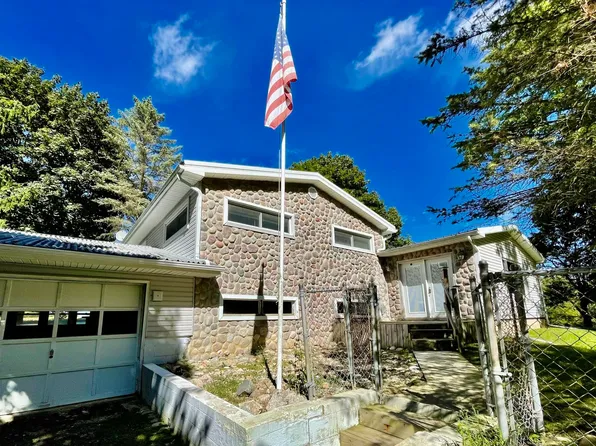 12640 Woerner Rd, Manitou Beach, MI 49253