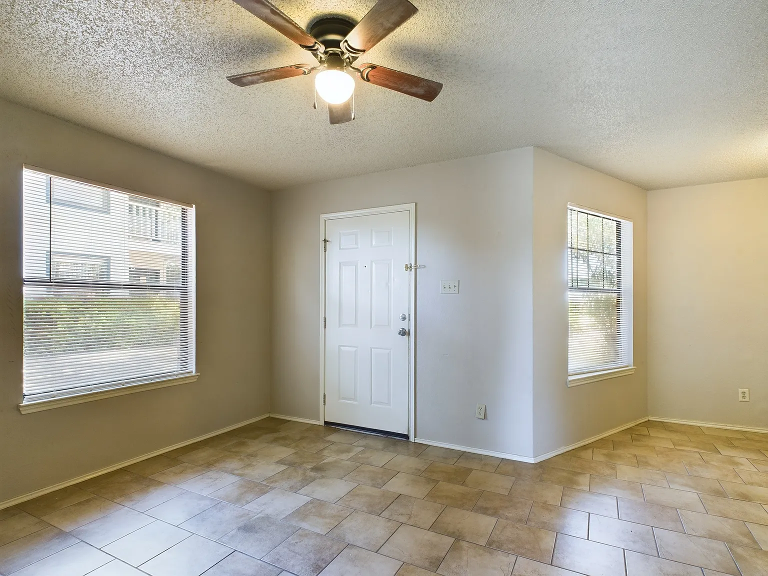 295 Billie Dr. Building 3 - 11 — Photo 2