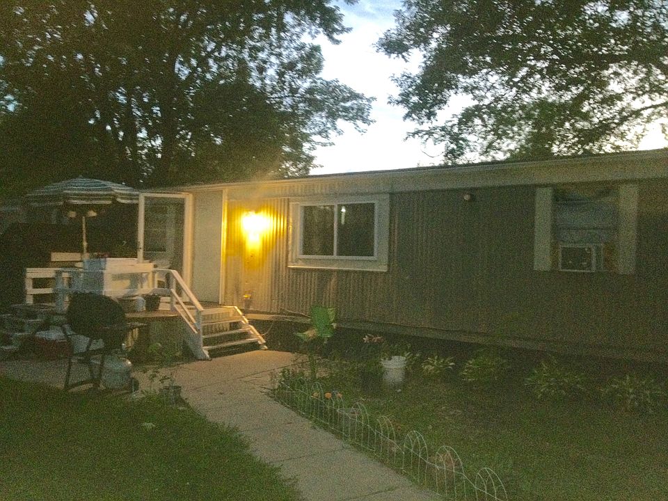 Front porch nice garden