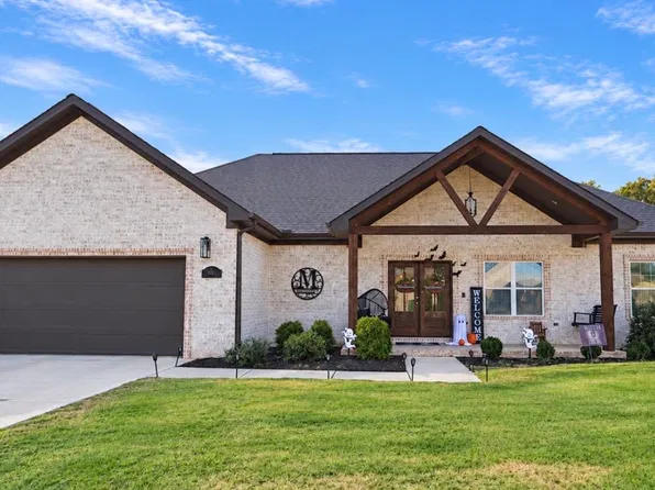 1206 Glendora Ave, Tuscumbia, AL 35674