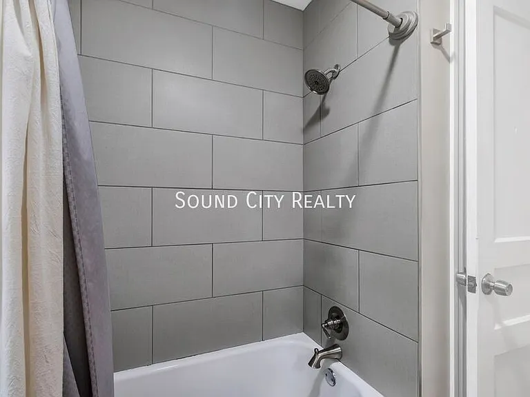 2929 Emery Dr — Photo 18