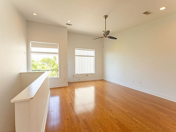 4th image of 1702 S Lamar Blvd Unit 27