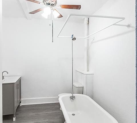 2nd image of 115 E 4th St APT 3