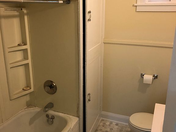 3rd image of 149 N Maria Ave Unit 2