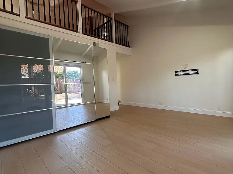 Master Bedroom (with closet)