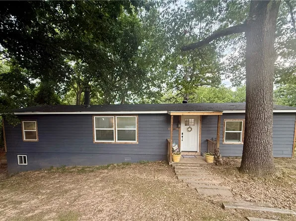 8016 Cedar Ln, Rogers, AR 72756