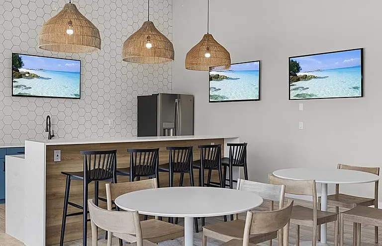 The Avant at Pembroke Pines Apartments — Photo 9
