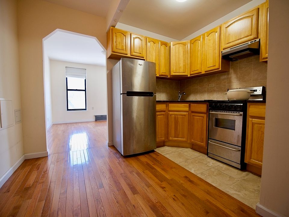 1st image of 156 Allen St APT 7