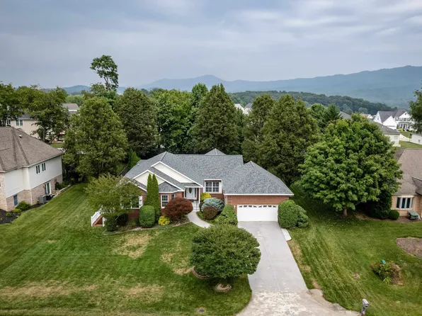 350 Confederacy Dr, Penn Laird, VA 22846