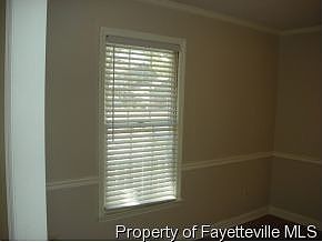 formal dining room w/chair rail
