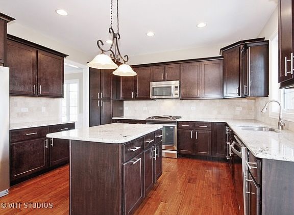 3rd image of 13754 W Memorial Dr