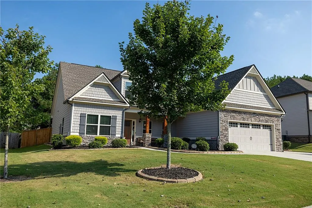 4 bed, 3.0 bath, 2699 sqft, $2,700 — Photo 2