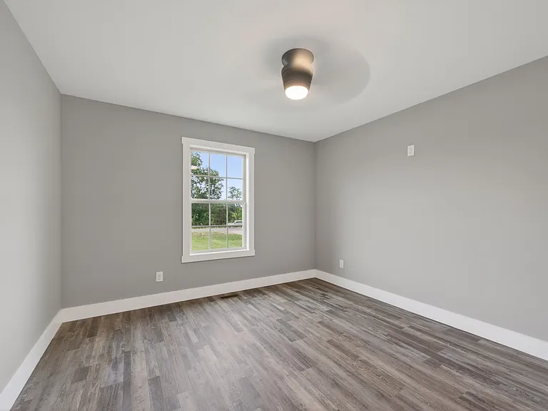 10299 Smiths Grove Scottsville Rd — Photo 16