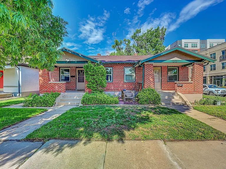 1205 S Lincoln St — Photo 17
